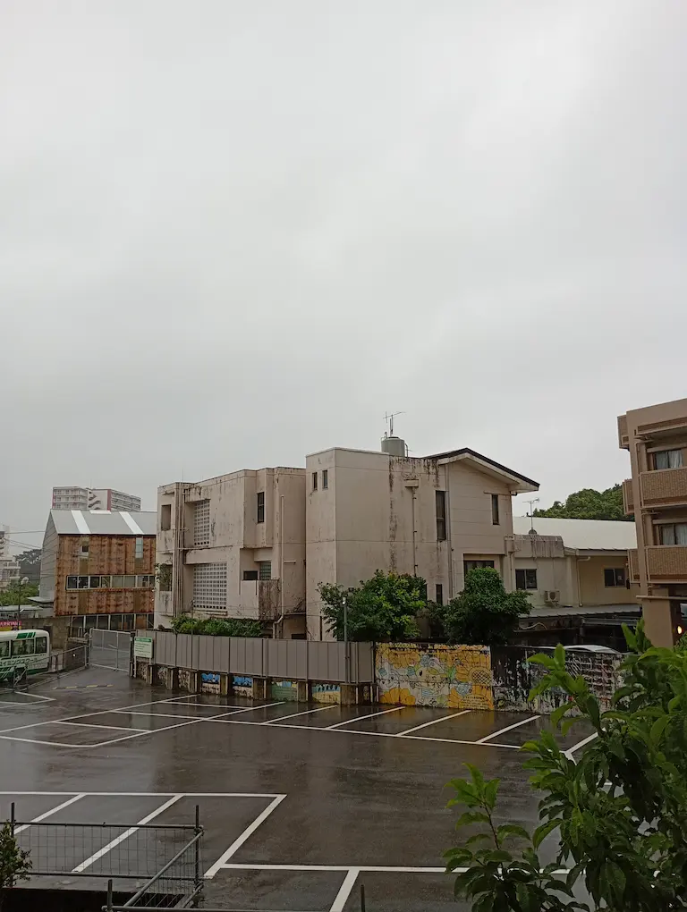 沖縄台風の朝3
