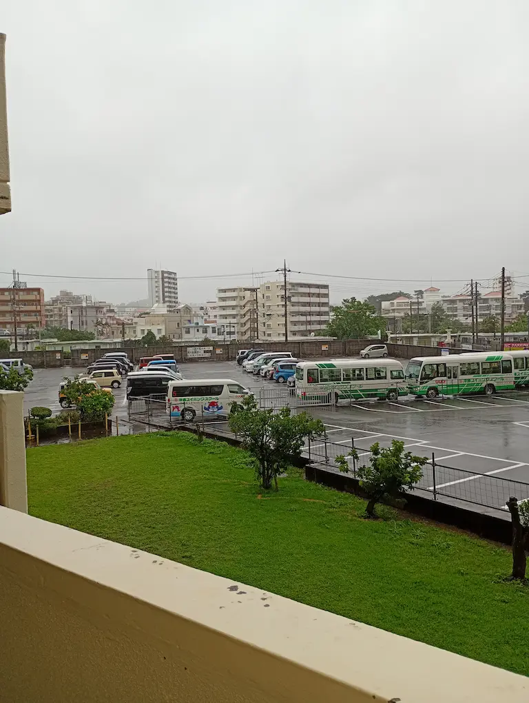 沖縄台風の朝1